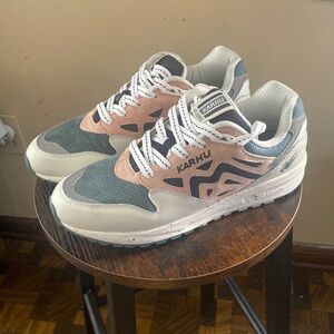 Karhu Legacy 96 Mens size 8.5